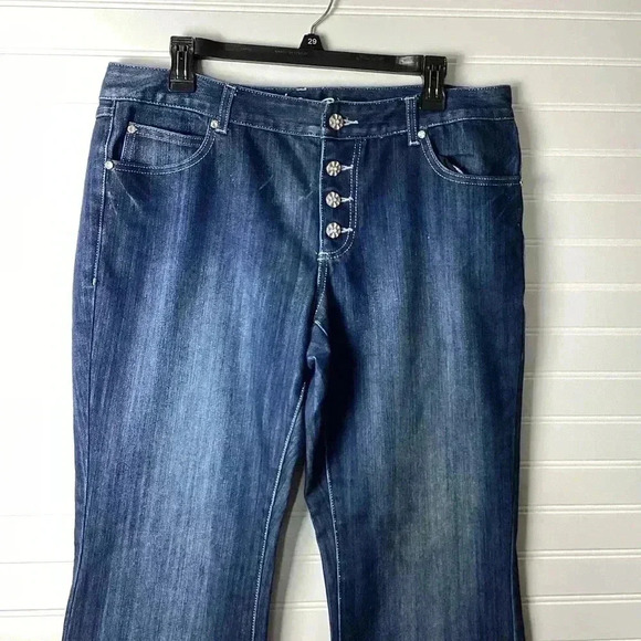 International Concept Button Fly Regular Fit Boot Leg Size 12 - Picture 2 of 7